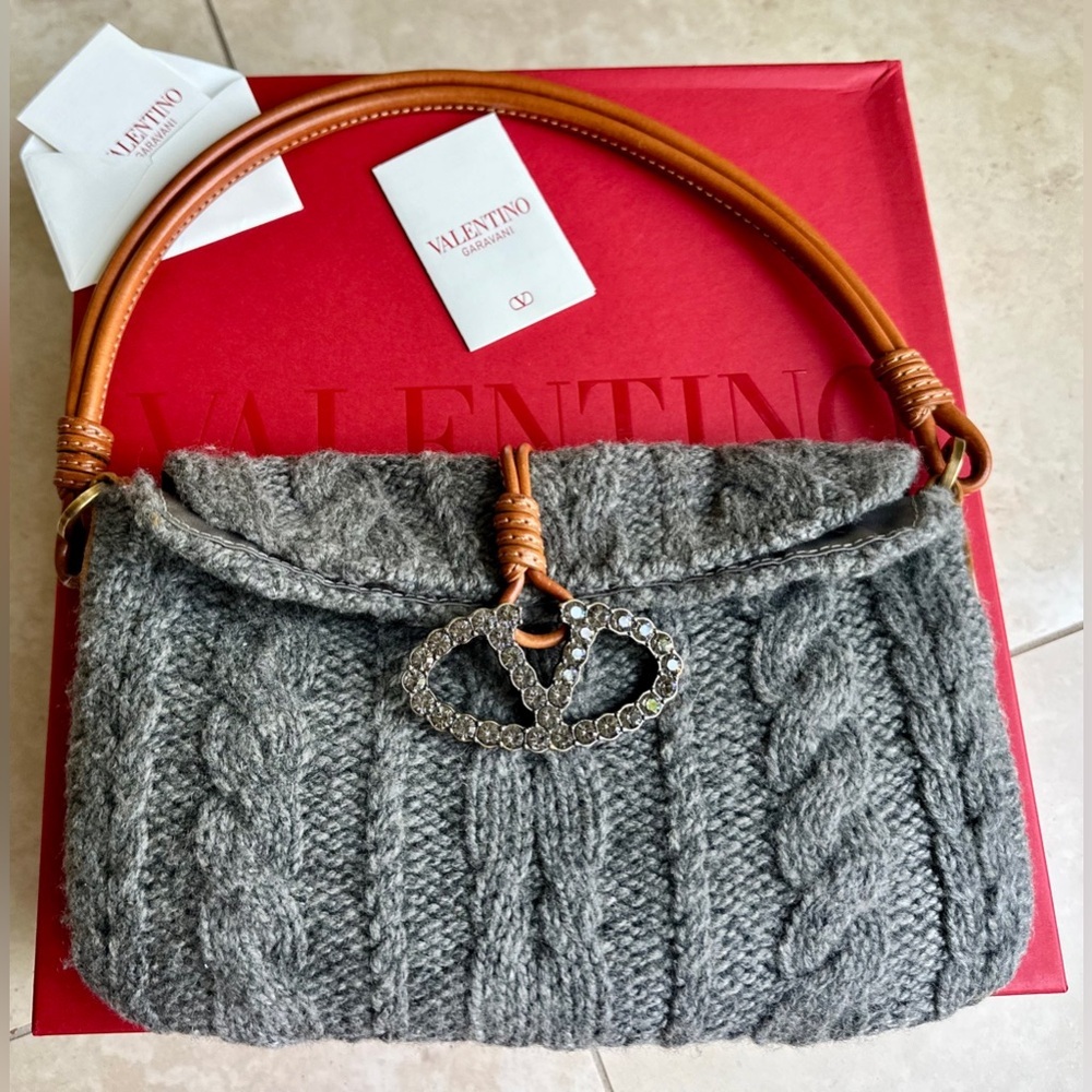 ππ SOLD ππCashmere Knit Bag V LOGO in Crystals sold on another platform - Picture 2 of 14